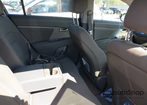 2013 Kia Sportage Lx z USA, uszkodzony, nr VIN KNDPBCA24D7474959